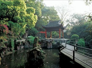 乱色老一区二区三区的特点,城市老旧小区焕新，三大区域特色盘点