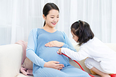 一群老头狂揉我的大乳,公园惊现猥亵，道德底线何在？-2